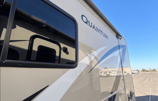C22 Luxury Thor Motor Coach Quantum GR22