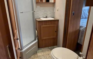 WINGER'S FLEETWOOD VACAY ON WHEELS