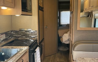 2018 Thor Motor Coach Four Winds 22E