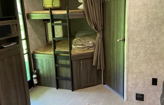 2017 Highland Ridge Open Range Ultra Lite UT2802BH