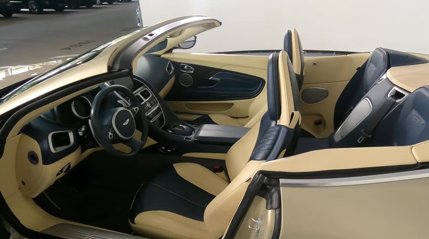 2019 Aston Martin DB11 Volante photo 18 of 33