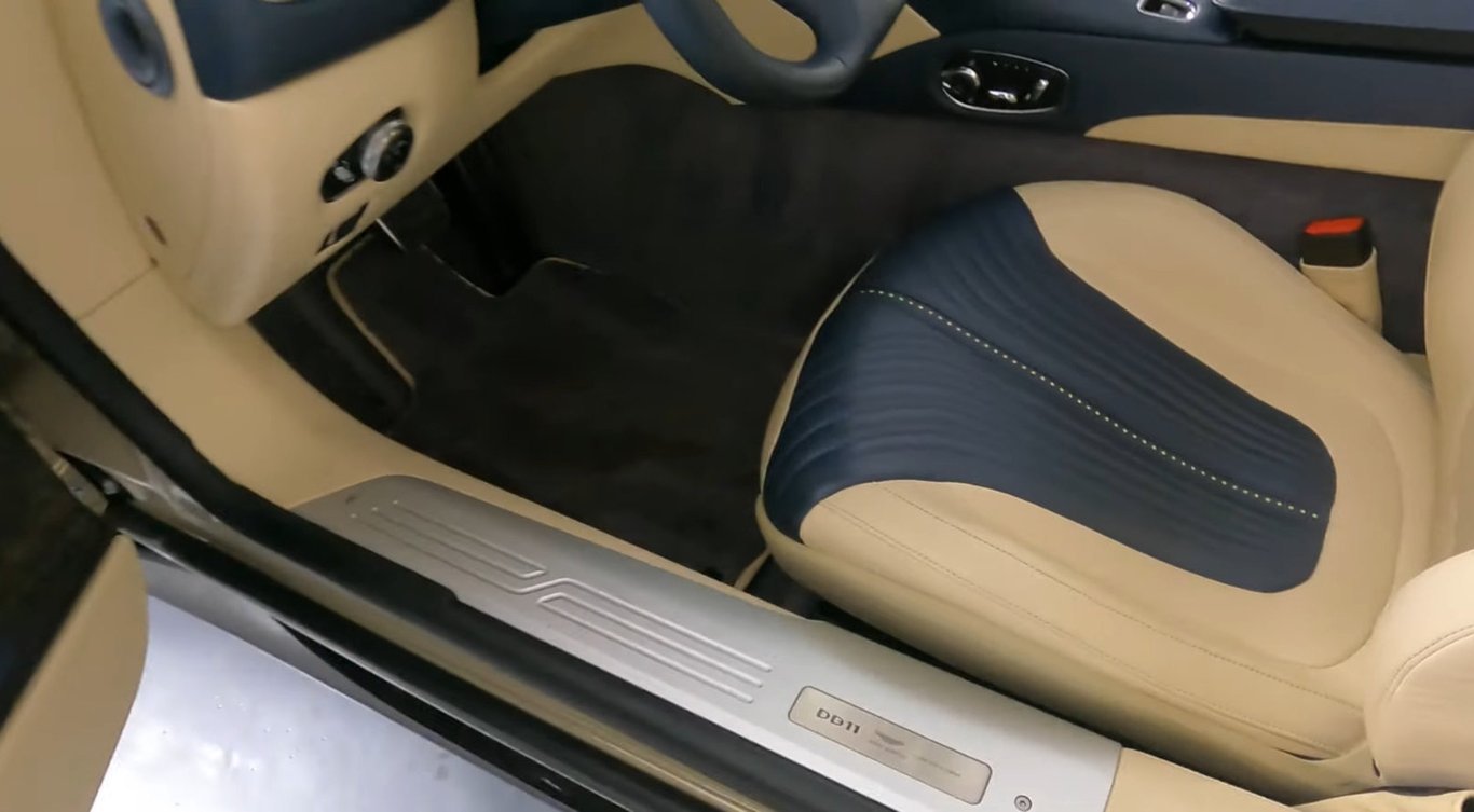 2019 Aston Martin DB11 Volante photo 20 of 33