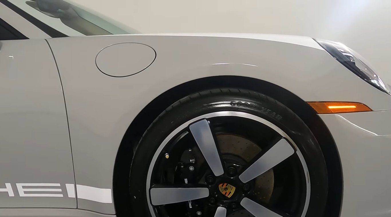 2021 Porsche 911 Targa 4S Heritage Edition photo 14 of 29
