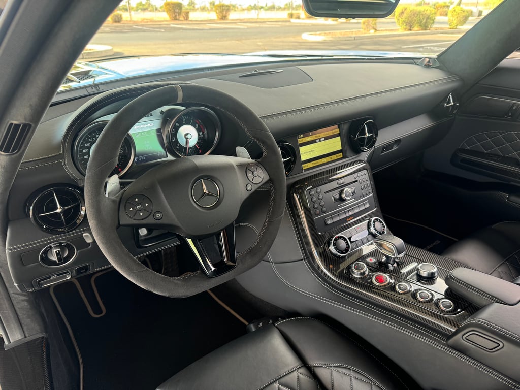 2015 Mercedes-Benz SLS-Class SLS AMG GT Final Edition photo 36 of 49