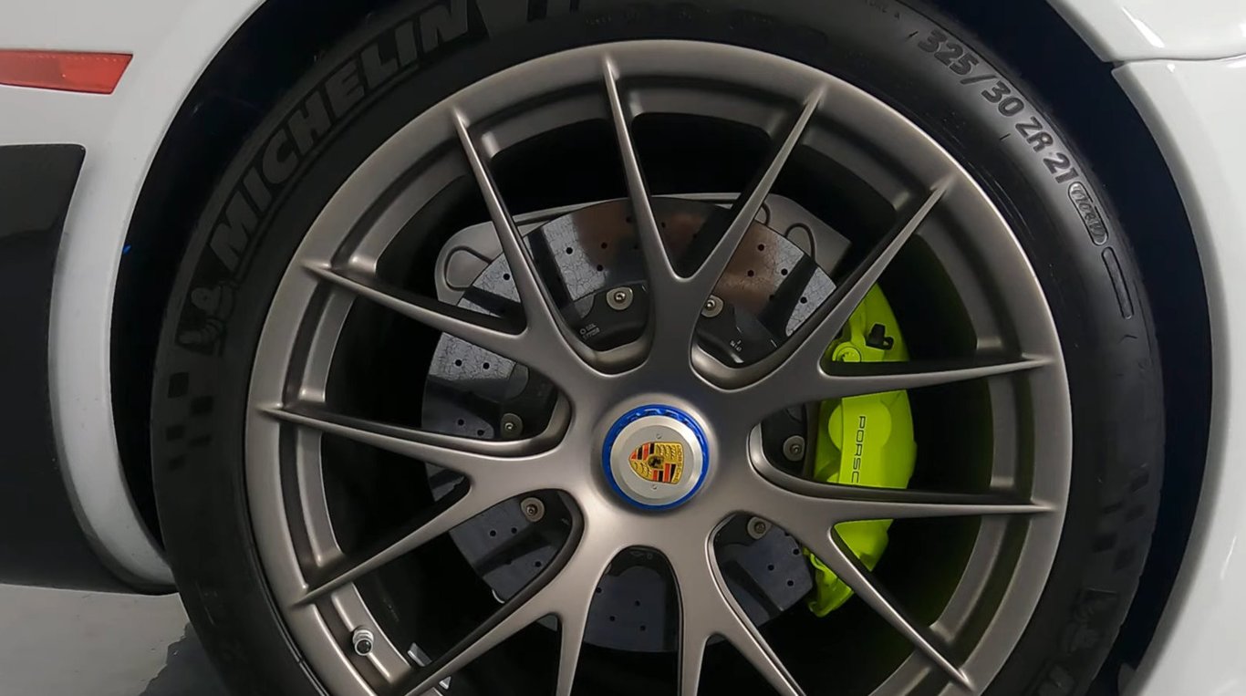 2015 Porsche 918 Spyder Weissach photo 16 of 28