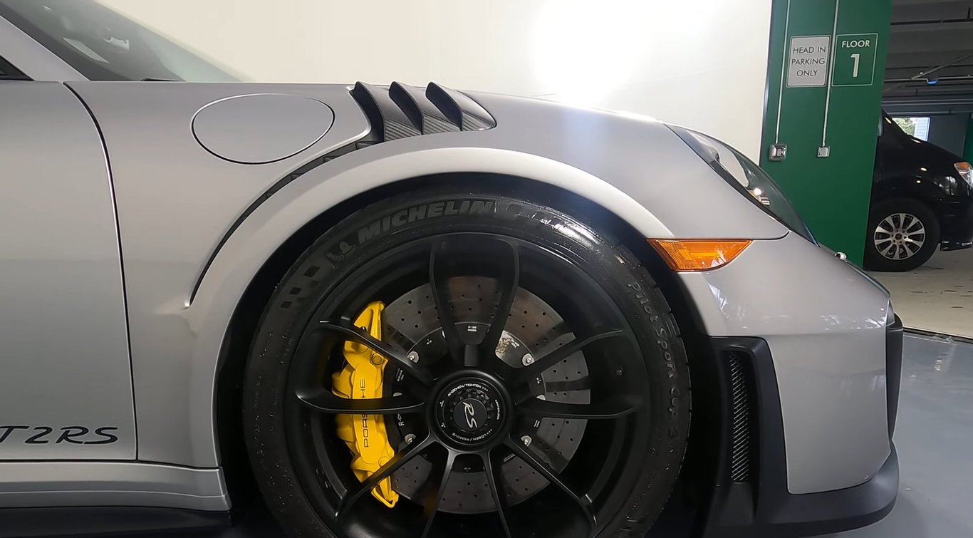 2019 Porsche 911 GT2 RS photo 14 of 27