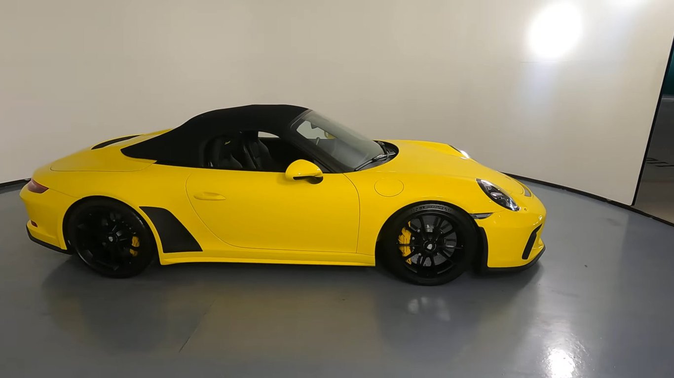 2019 Porsche 911 Speedster photo 3 of 21