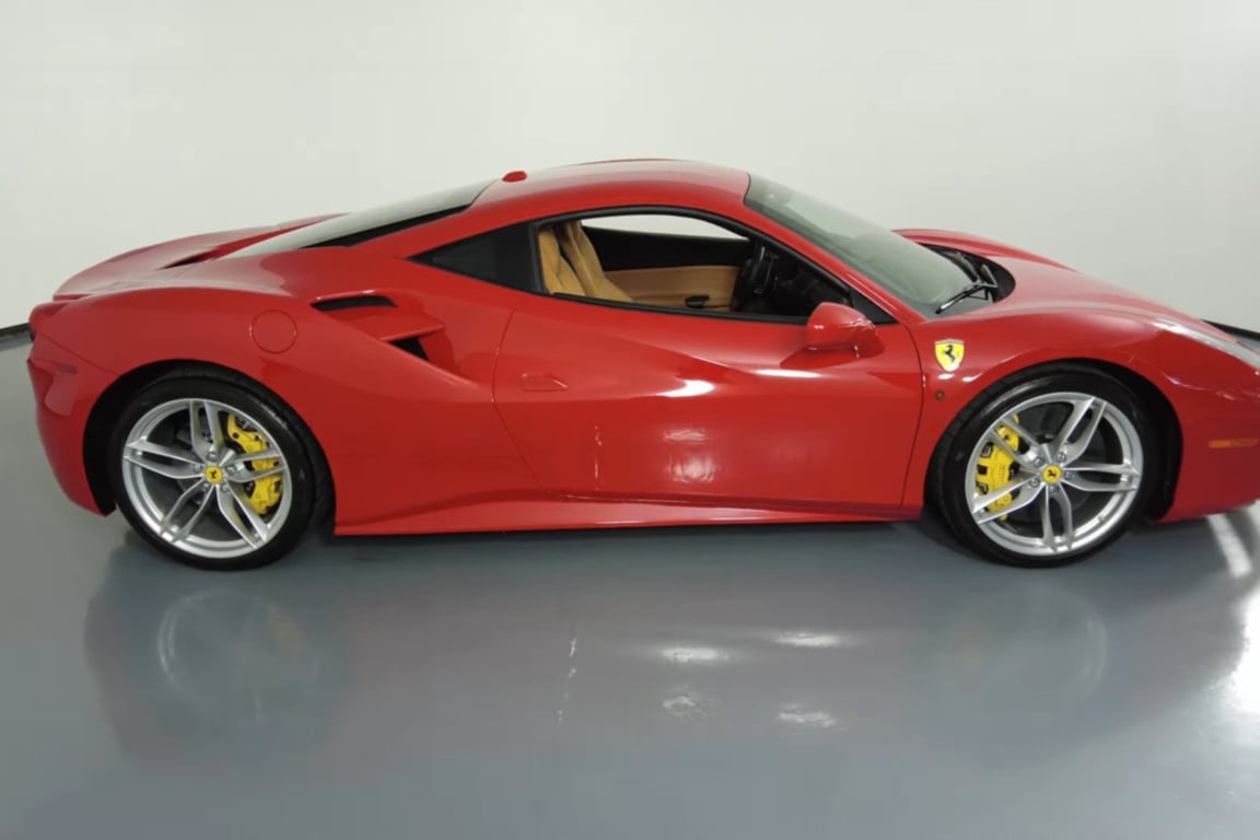 2017 Ferrari 488 GTB photo 2 of 21