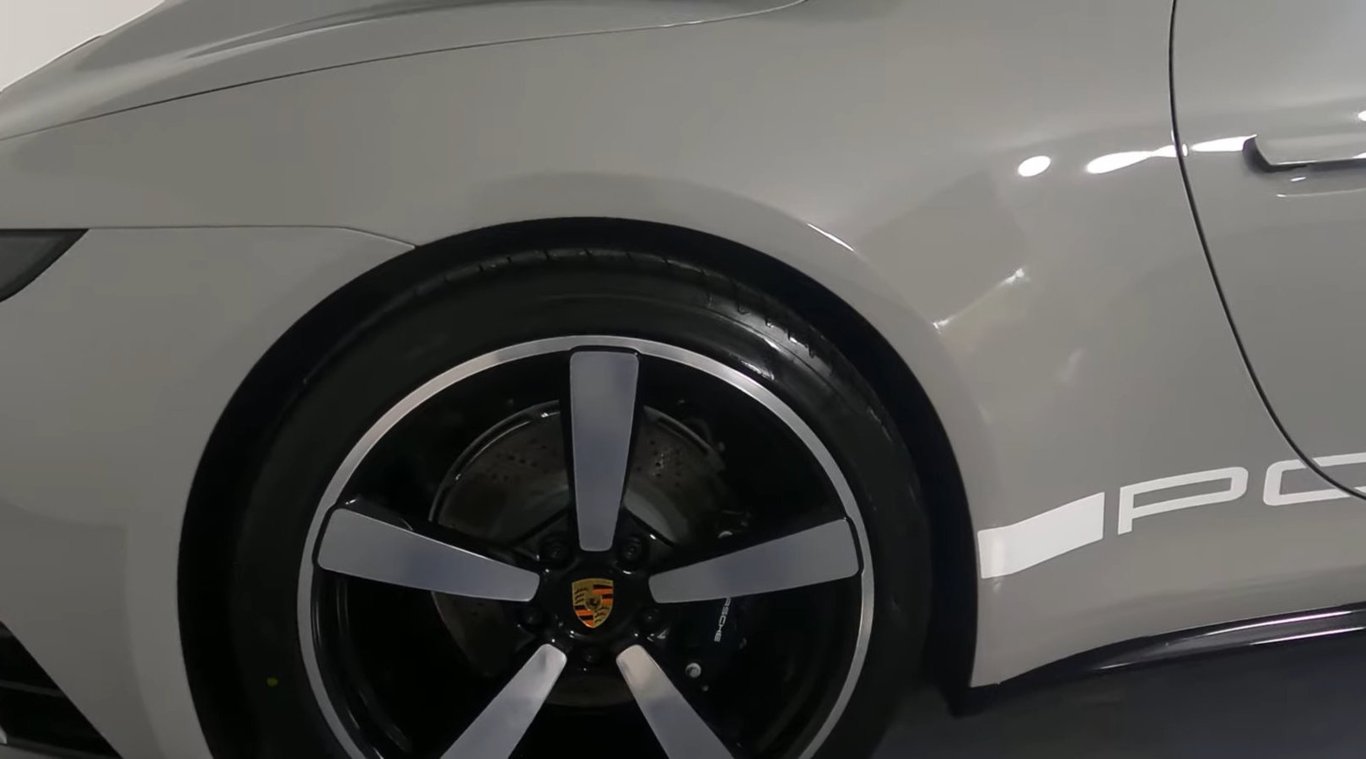 2021 Porsche 911 Targa 4S Heritage Edition photo 12 of 29