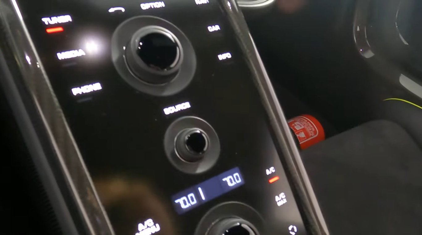 2015 Porsche 918 Spyder Weissach photo 25 of 28