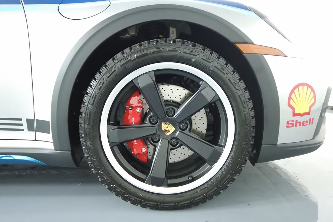 2023 Porsche 911 Dakar photo 8 of 20