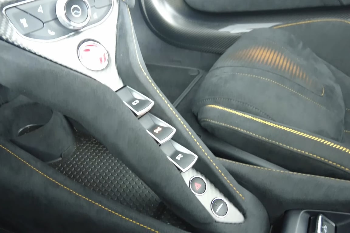 2022 McLaren 765LT Spider photo 19 of 20