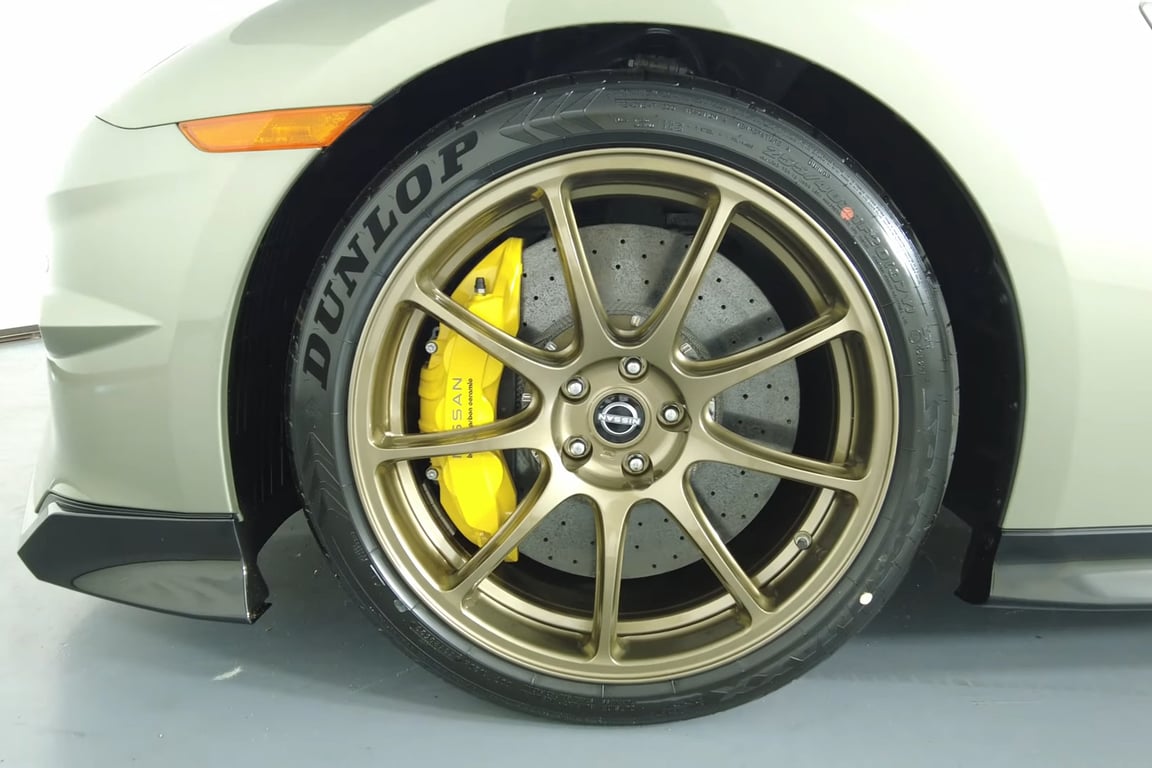 2024 Nissan GT-R T-spec photo 5 of 21