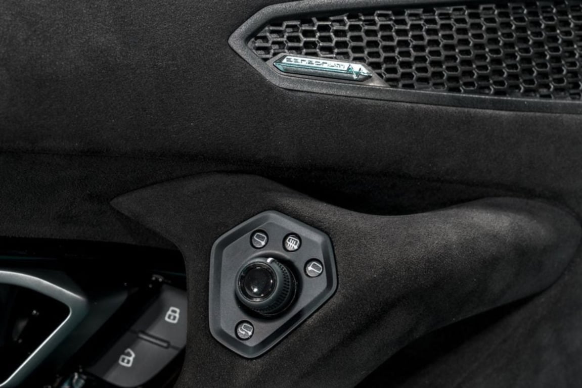 2023 Lamborghini Huracan Tecnica photo 10 of 55
