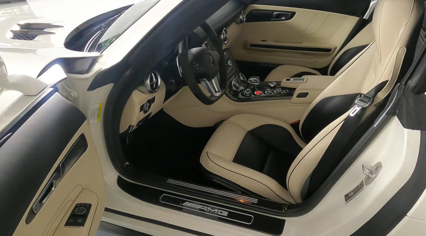 2012 Mercedes-Benz SLS-Class AMG photo 15 of 26