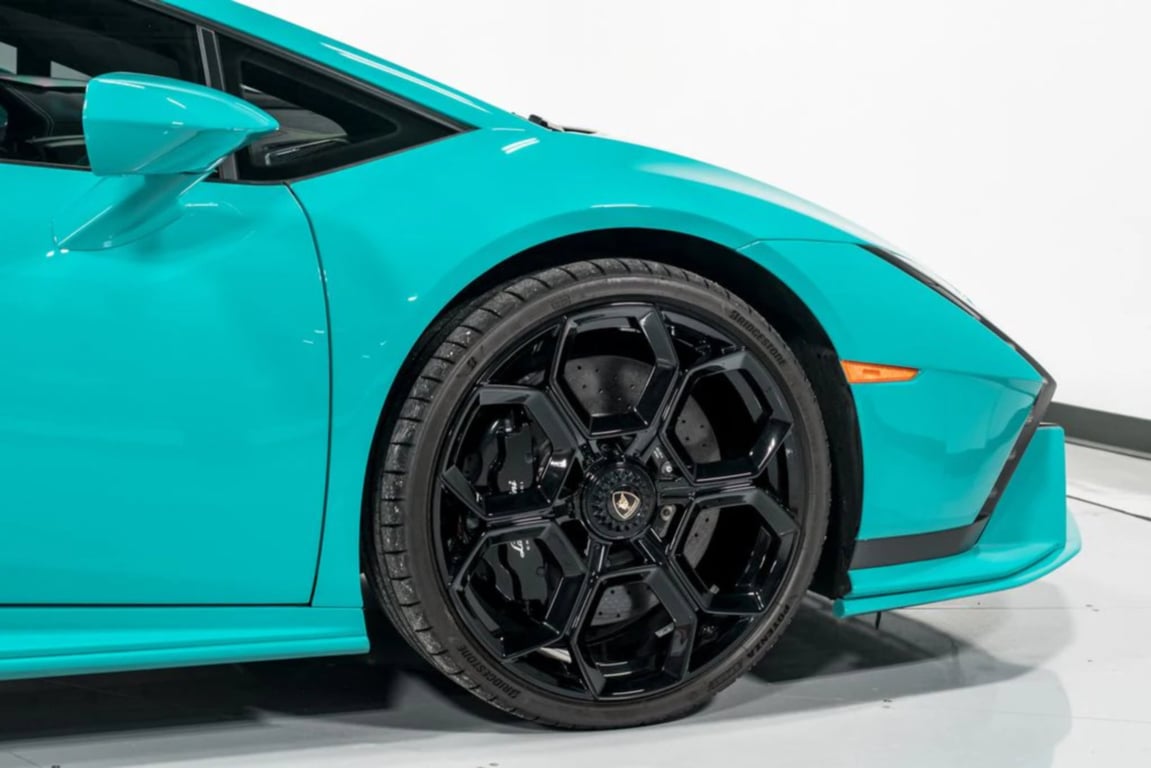 2023 Lamborghini Huracan Tecnica photo 34 of 55