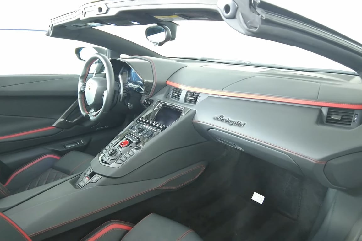 2018 Lamborghini Aventador S Roadster photo 12 of 15