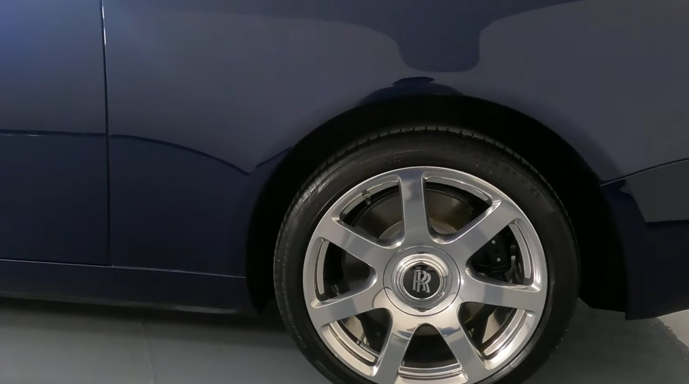 2019 Rolls-Royce Dawn photo 12 of 31