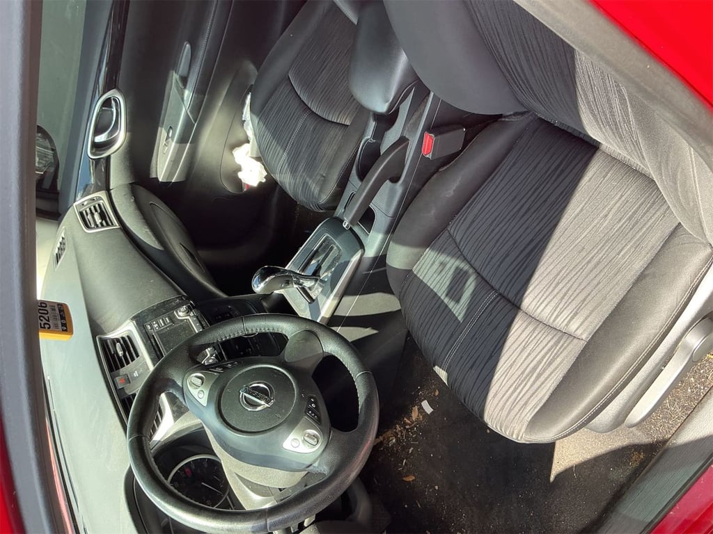 2018 NISSAN Sentra SV photo 5 of 8