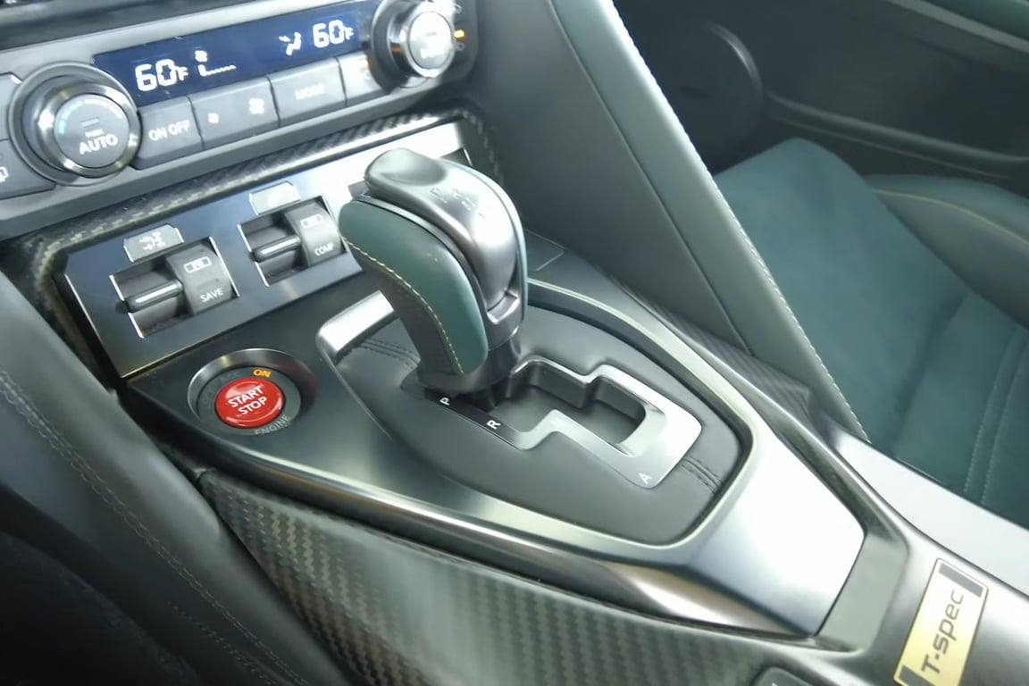 2024 Nissan GT-R T-spec photo 19 of 21