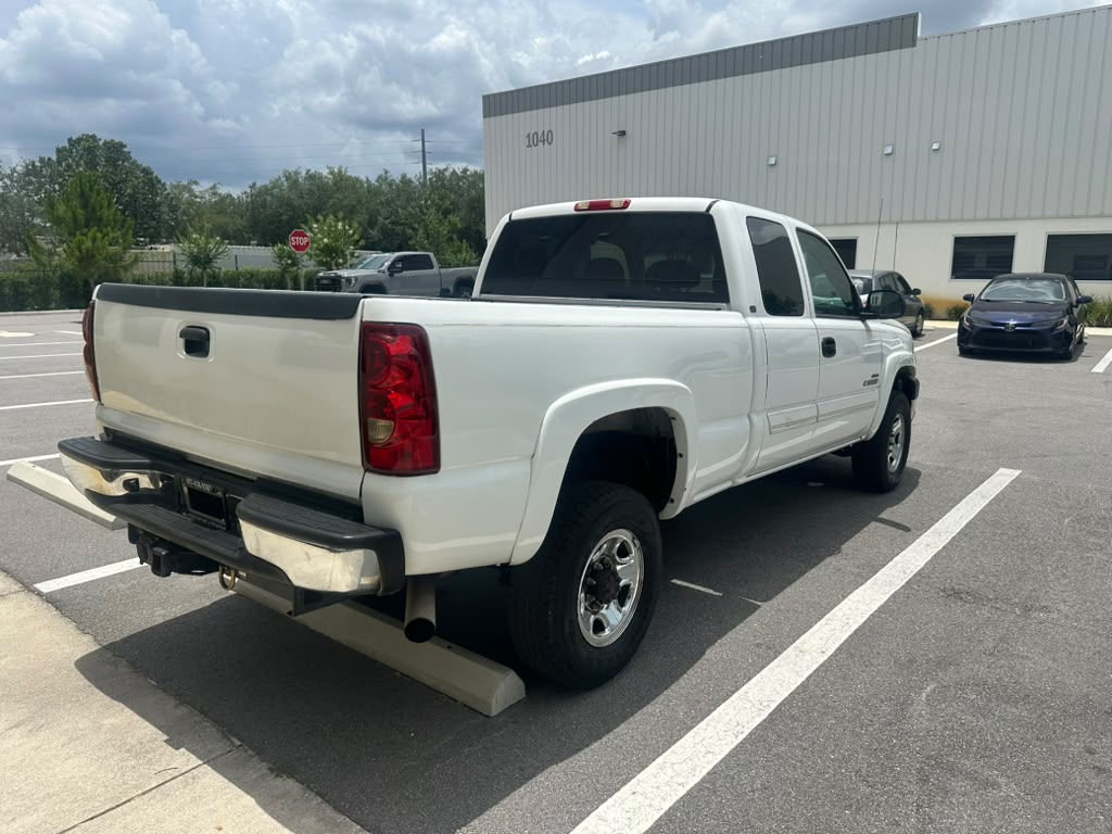 2003 CHEVROLET Silverado 2500 HD LT photo 4 of 11