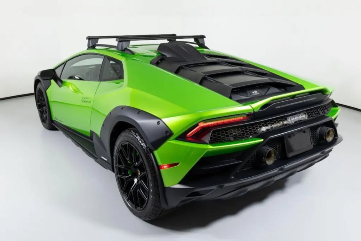 2024 Lamborghini Huracan Sterrato photo 16 of 22