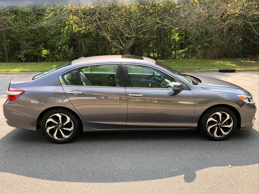 2016 HONDA Accord EX-L photo 2 of 21