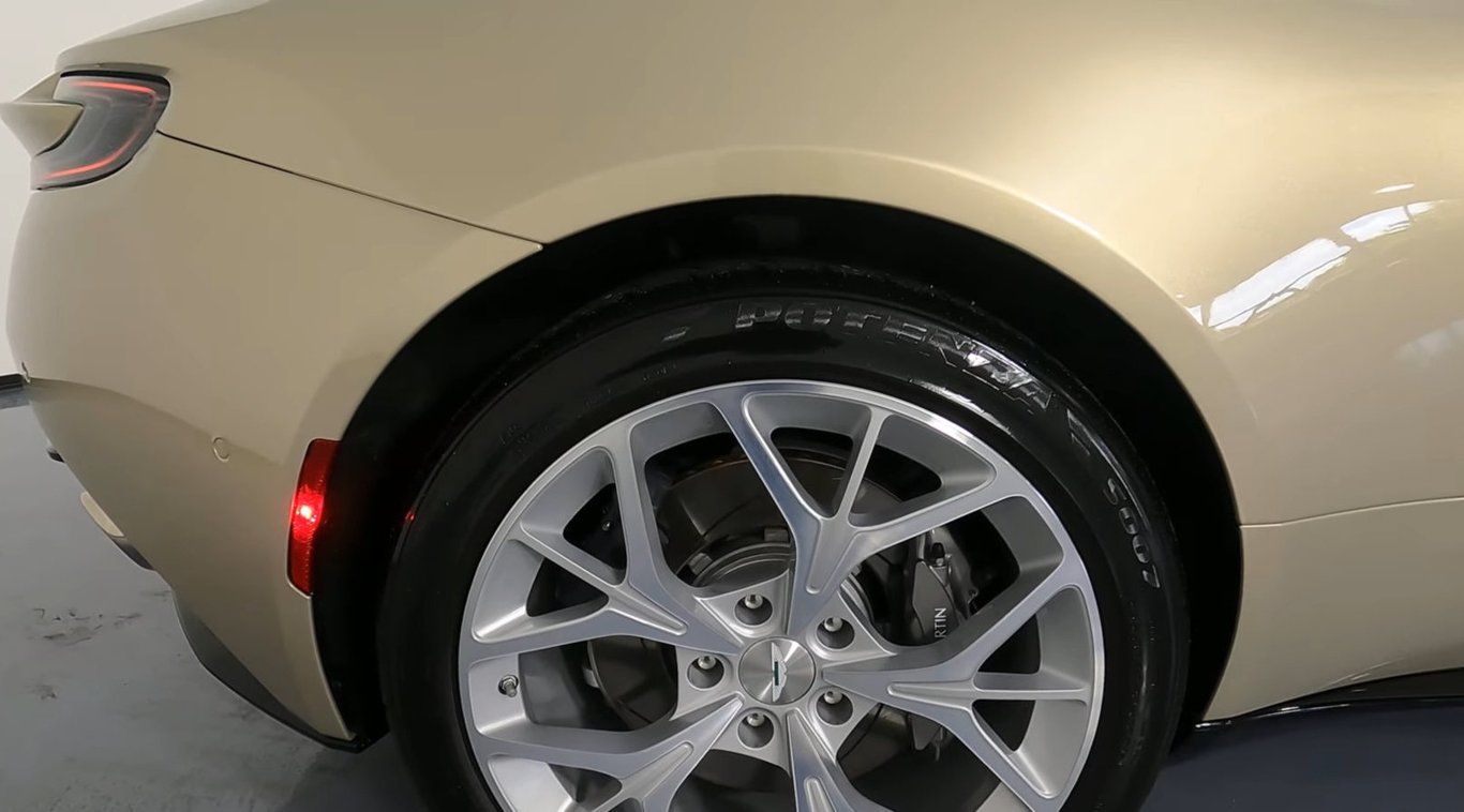 2019 Aston Martin DB11 Volante photo 15 of 33