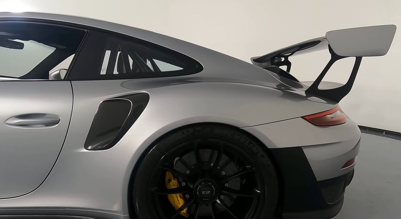 2019 Porsche 911 GT2 RS photo 8 of 27