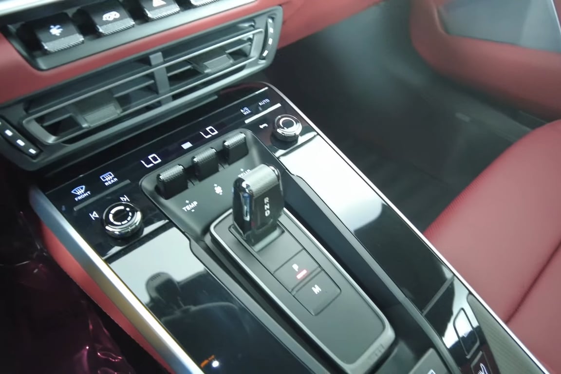 2023 Porsche 911 Turbo / Turbo S photo 15 of 18