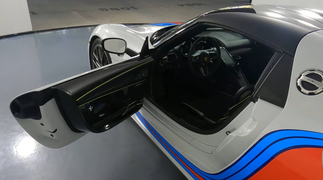 2015 Porsche 918 Spyder Weissach photo 19 of 28
