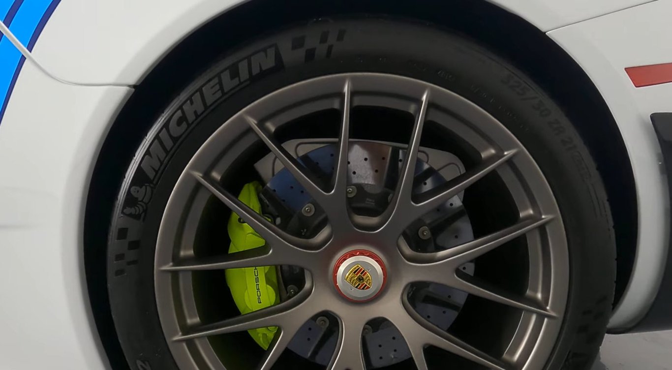 2015 Porsche 918 Spyder Weissach photo 12 of 28