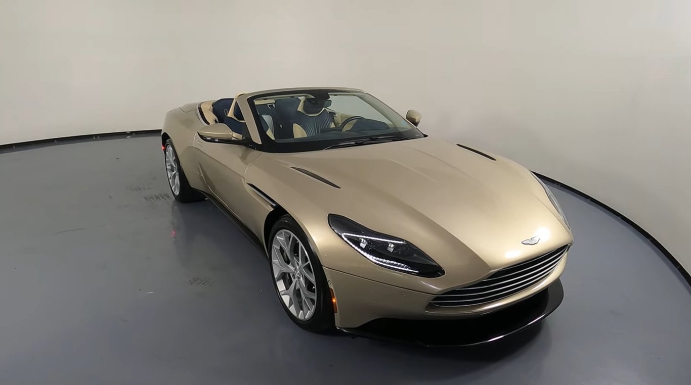 2019 Aston Martin DB11 Volante photo 2 of 33