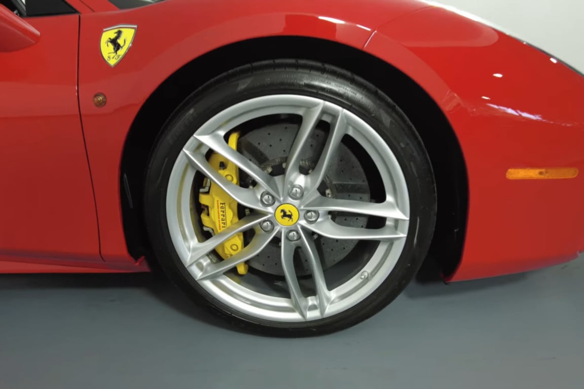 2017 Ferrari 488 GTB photo 11 of 21