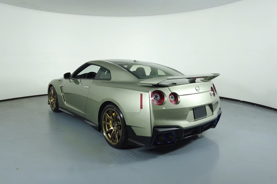 2024 Nissan GT-R T-spec photo 3 of 21