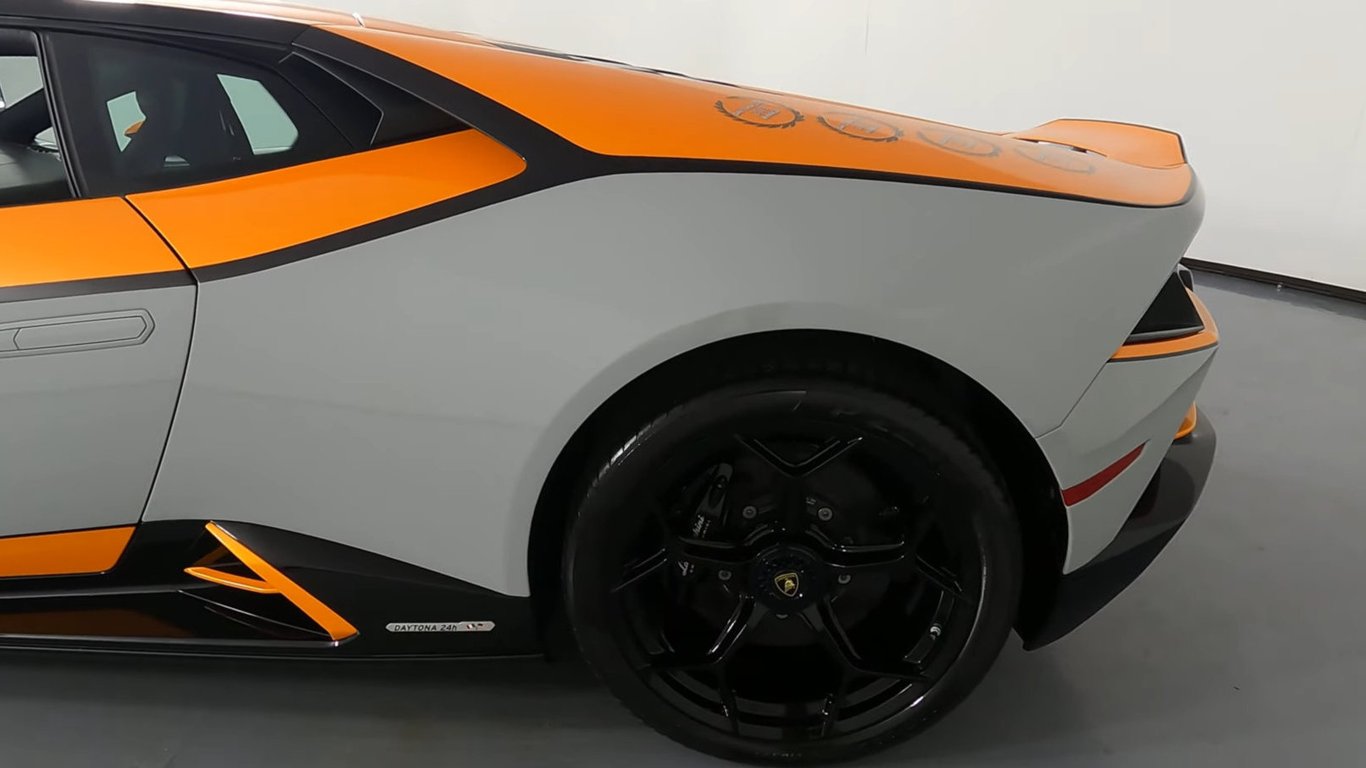 2020 Lamborghini Huracan EVO GT Celebtration photo 8 of 23