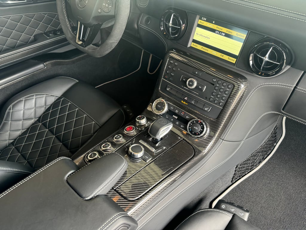 2015 Mercedes-Benz SLS-Class SLS AMG GT Final Edition photo 41 of 49