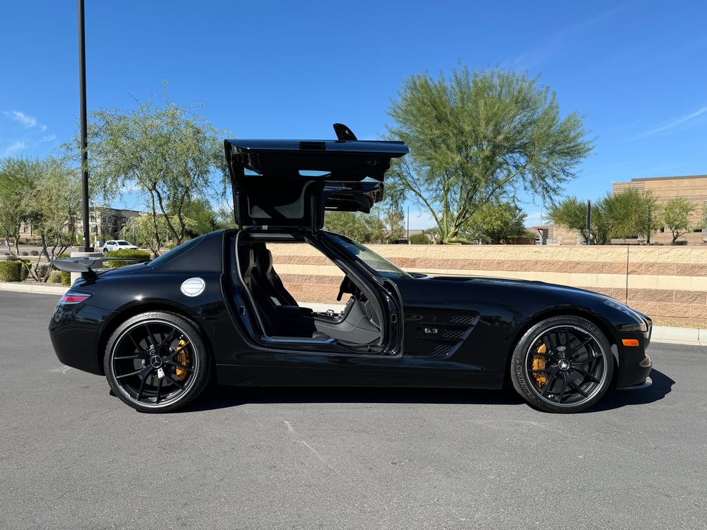 2015 Mercedes-Benz SLS-Class SLS AMG GT Final Edition photo 32 of 49