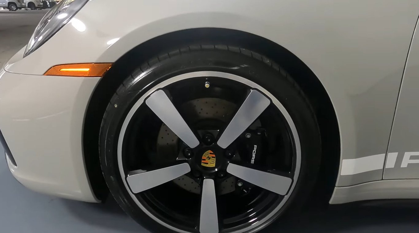 2021 Porsche 911 Targa 4S Heritage Edition photo 8 of 29