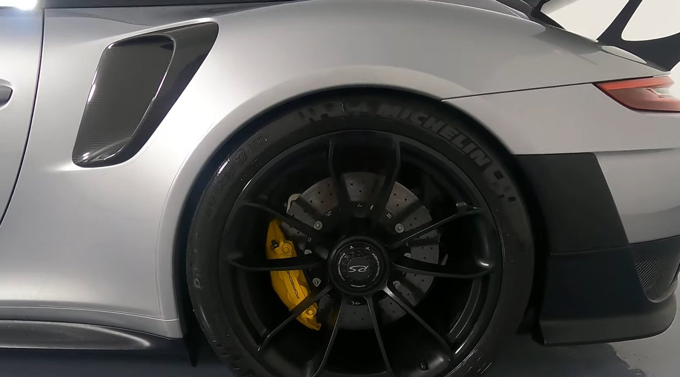 2019 Porsche 911 GT2 RS photo 9 of 27