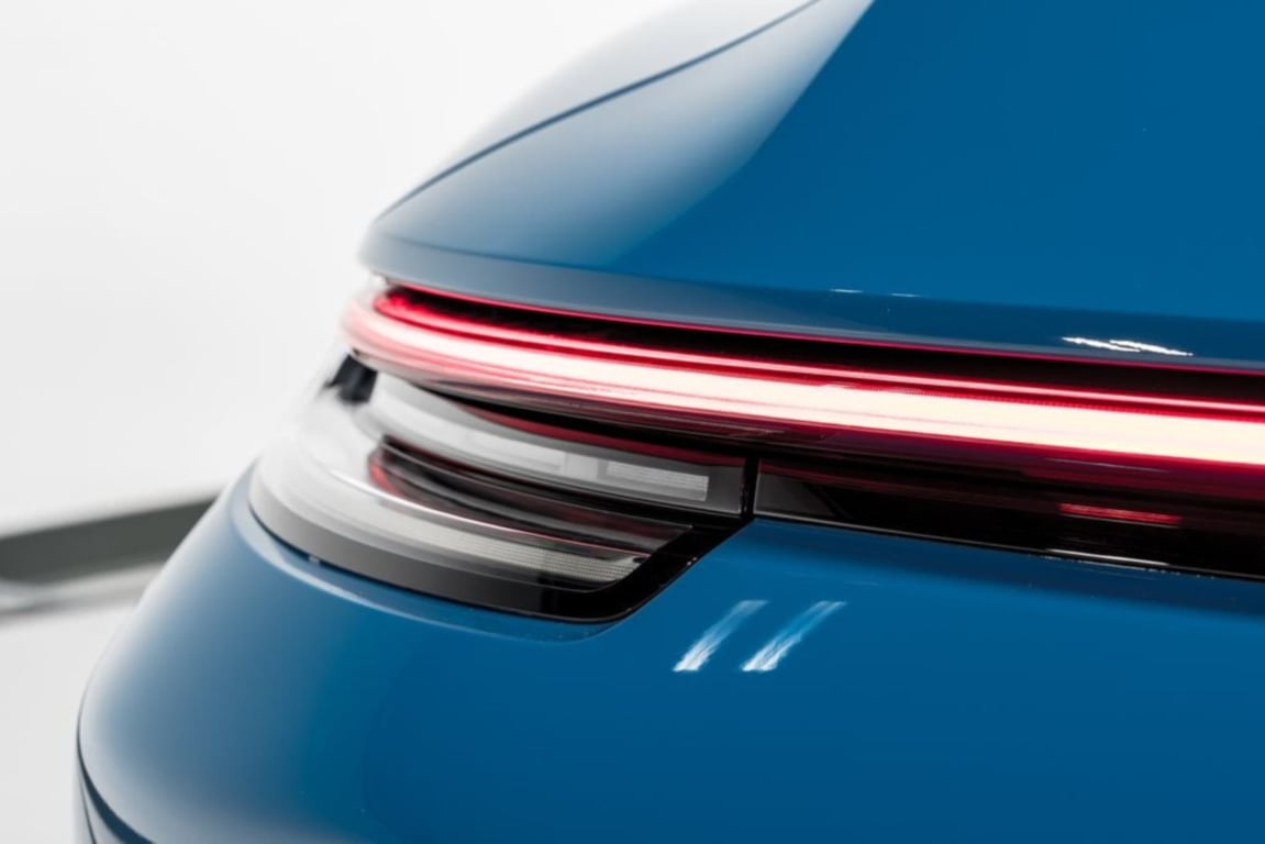 2022 Porsche 911 GT3 / GT3 Touring photo 2 of 50
