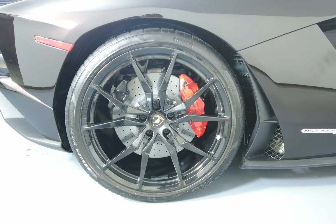 2018 Lamborghini Aventador S Roadster photo 8 of 15