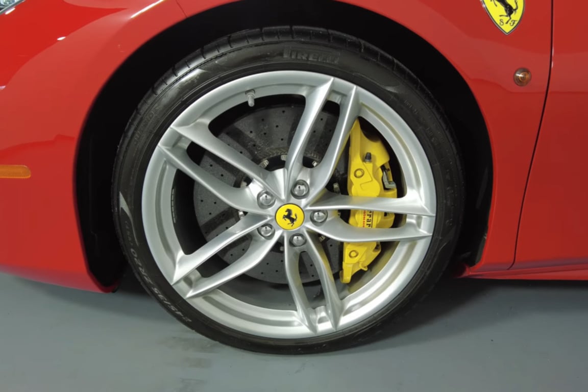 2017 Ferrari 488 GTB photo 6 of 21