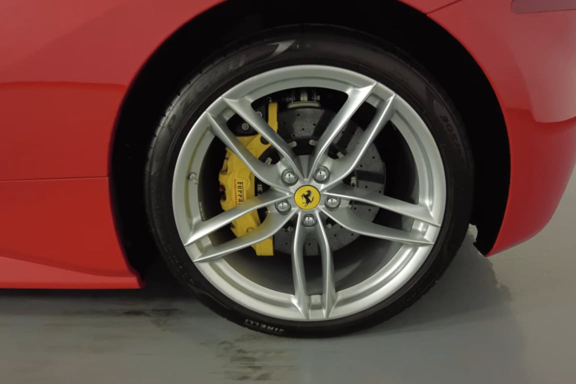 2017 Ferrari 488 GTB photo 8 of 21