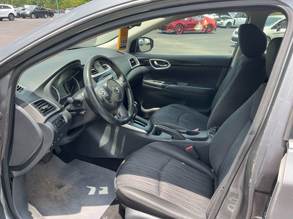 2017 NISSAN Sentra SV photo 5 of 9