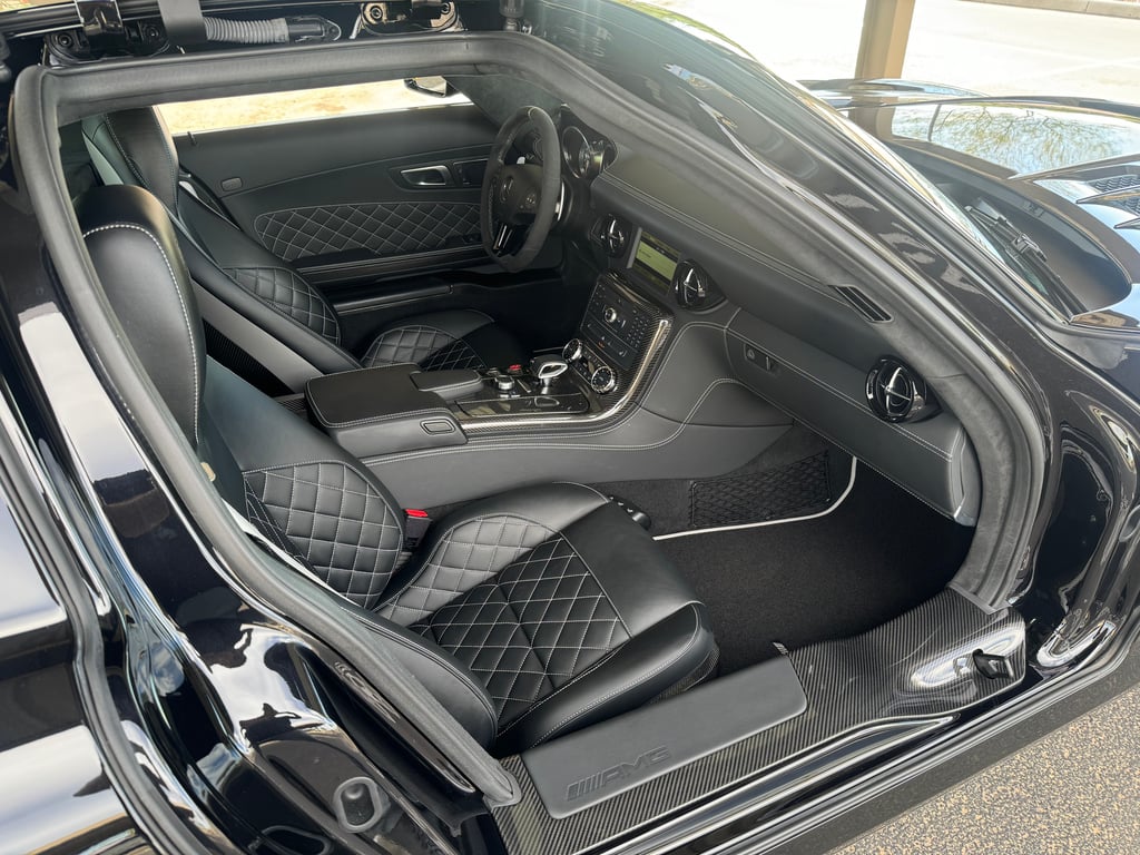 2015 Mercedes-Benz SLS-Class SLS AMG GT Final Edition photo 37 of 49