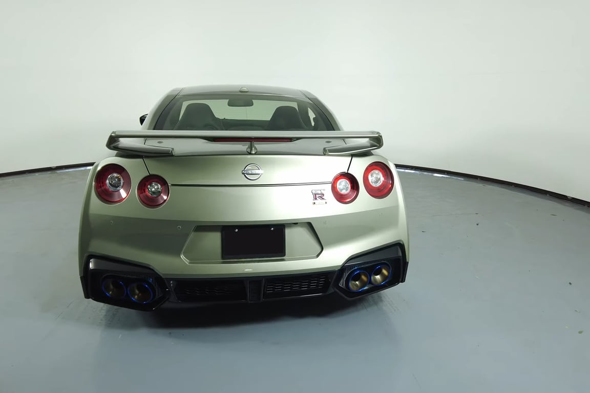 2024 Nissan GT-R T-spec photo 4 of 21