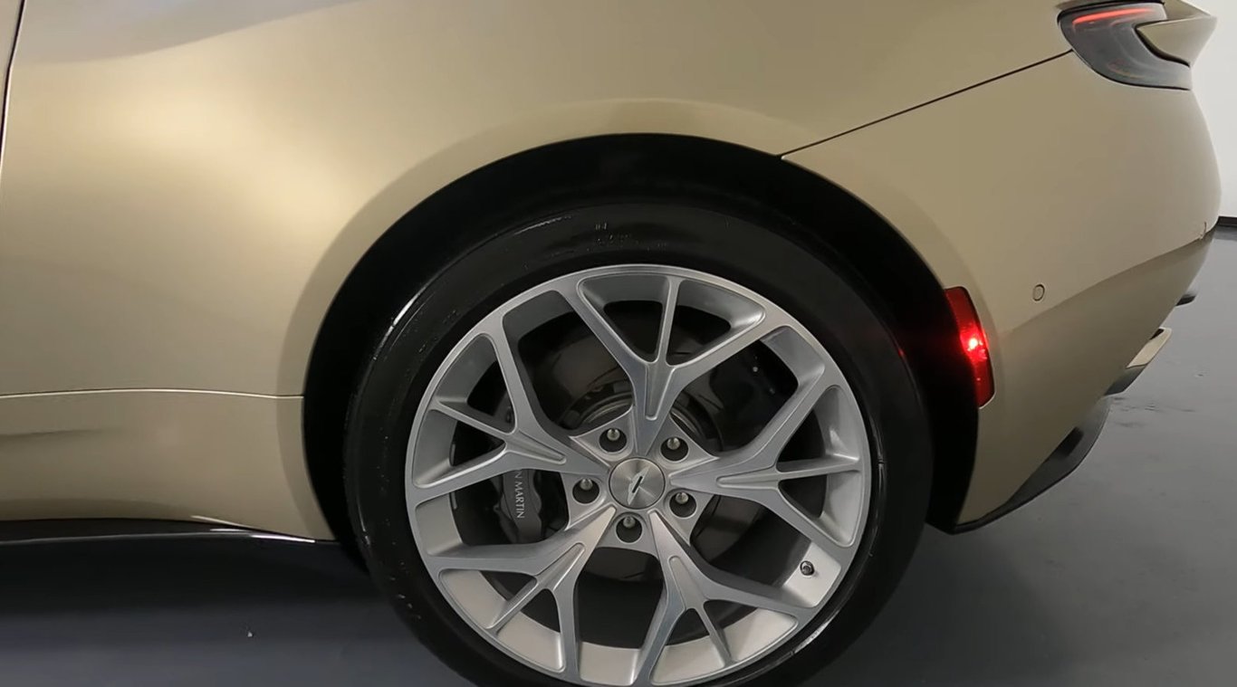 2019 Aston Martin DB11 Volante photo 13 of 33