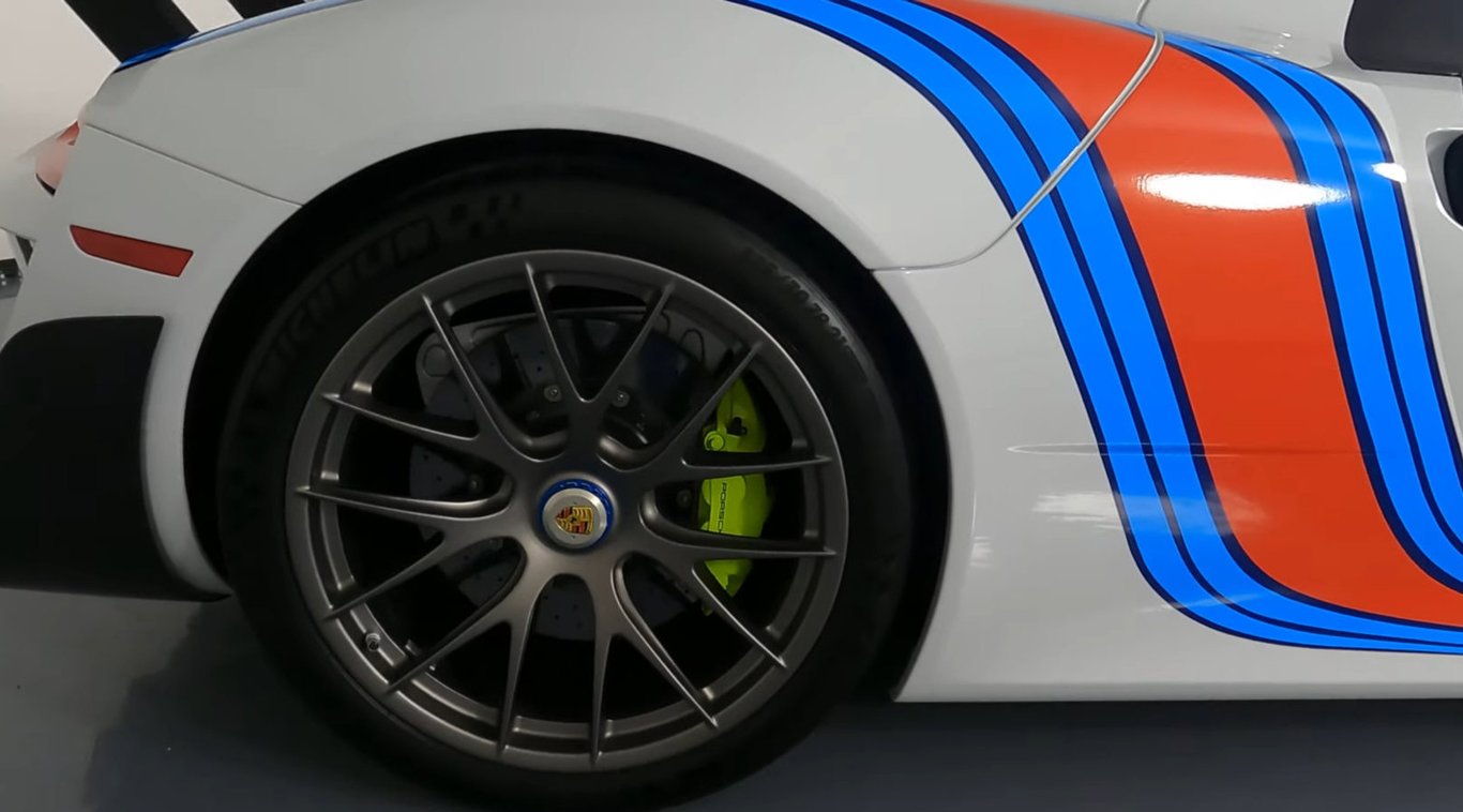 2015 Porsche 918 Spyder Weissach photo 15 of 28