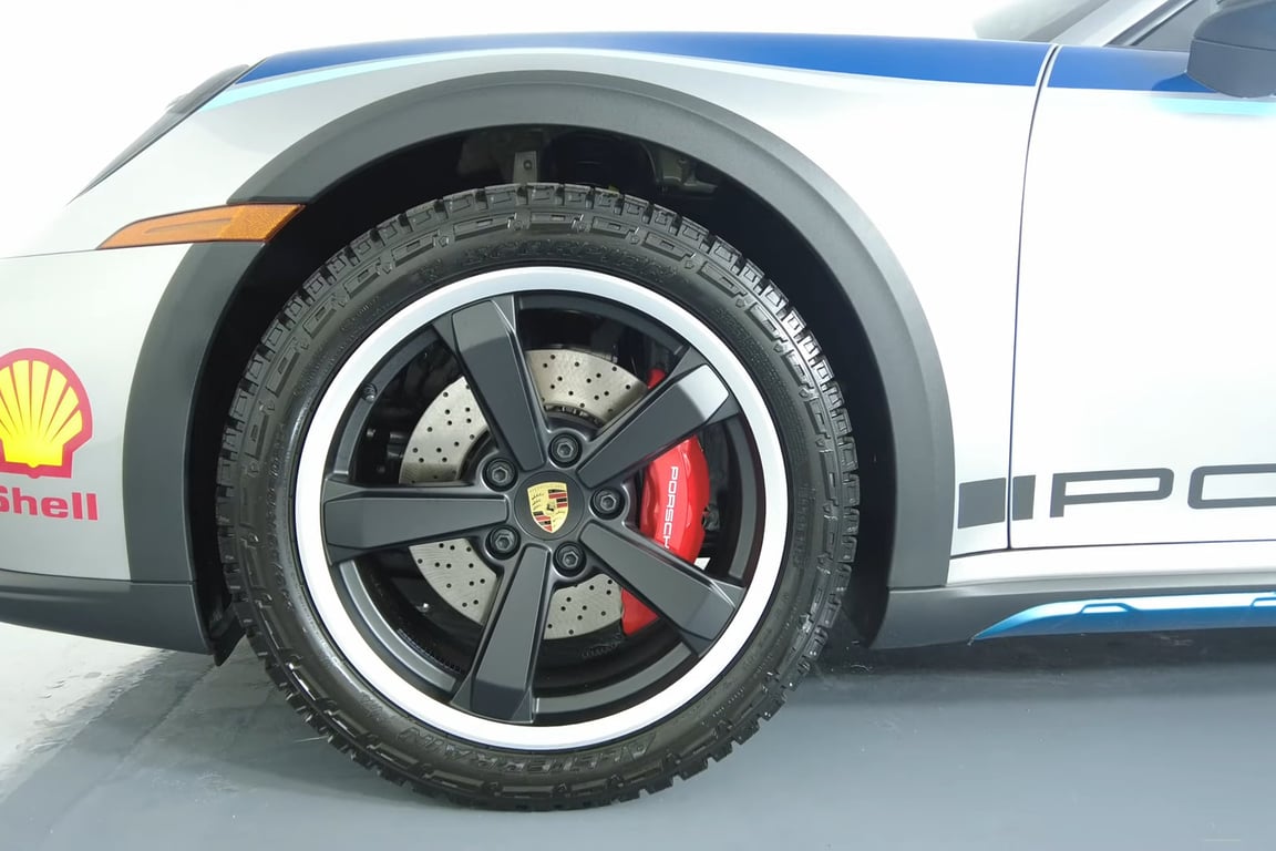 2023 Porsche 911 Dakar photo 5 of 20